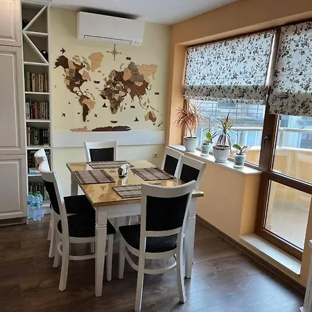 Stylish Center In Quiet Location Apartment